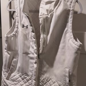Women's White Under Armour Quilted Cold gear Vest,Zips up with pockets